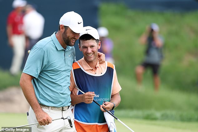 Substitute bagman Michael Cromie (right) stepped in for the world No 1 last week