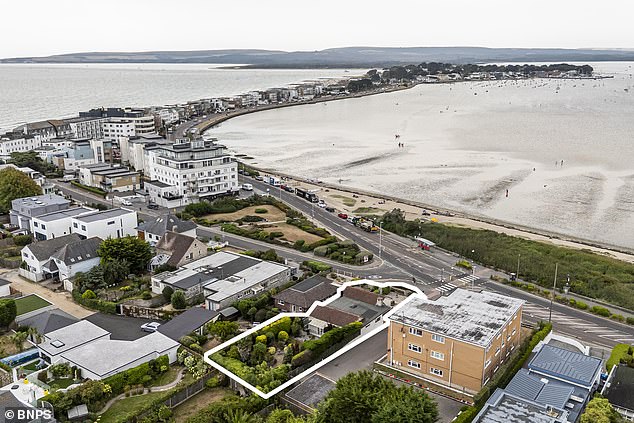 It does, however, boast a large back garden into which an extension can be built. Alternatively, the entire house can be demolished and rebuilt
