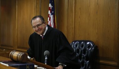Frank Caprio, a renowned judge turned internet sensation, has died at the age of 88