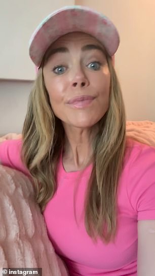 The 54-year-old Hollywood star then said that she has been experiencing a 's****y' summer over the heartbreak from her sad split