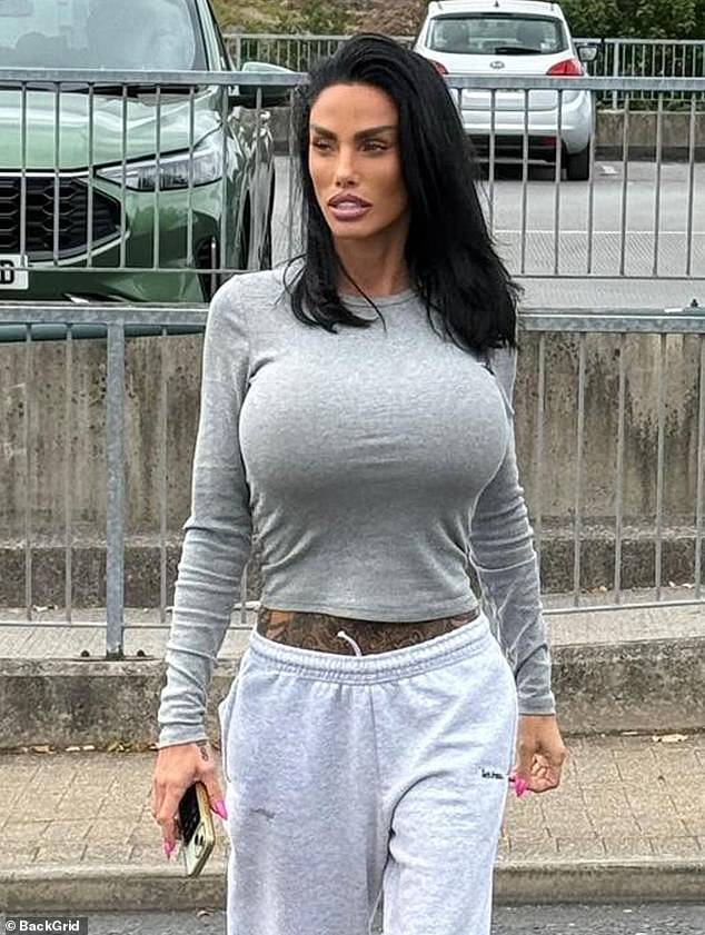 Katie stepped out for a chilled solo day out