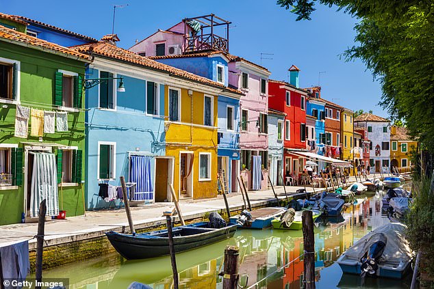 Trattoria Al Gatto Nero on the island of Burano in Venice is a truly special place . The food is fantastic, the hospitality is some of the best I¿ve experienced and the setting is hard to beat