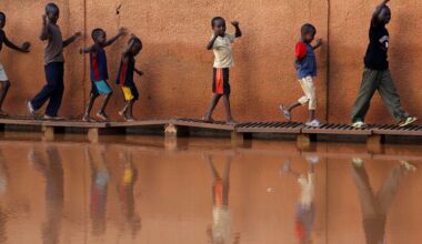 Flooding in Niger displaces tens of thousands and leaves at least 47 dead