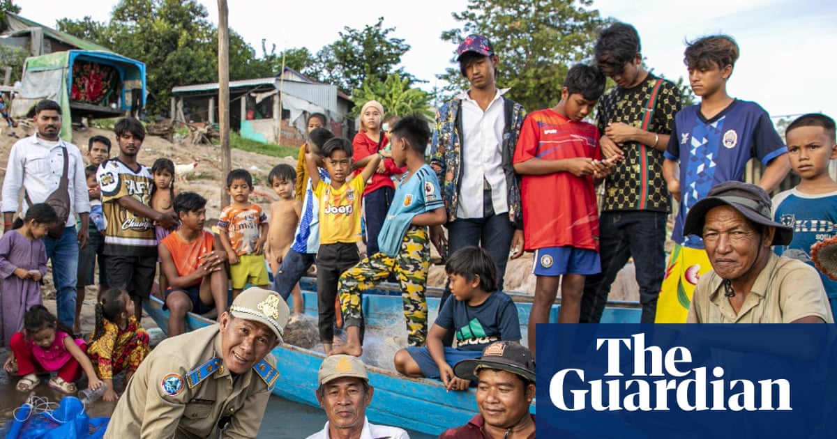 ‘Death spiral’: Mekong River megafish have shrunk by half, study reveals | Fish