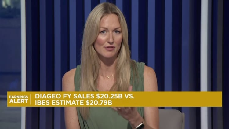 Diageo sees flat 2026 sales growth as tariffs serve $200 million hit