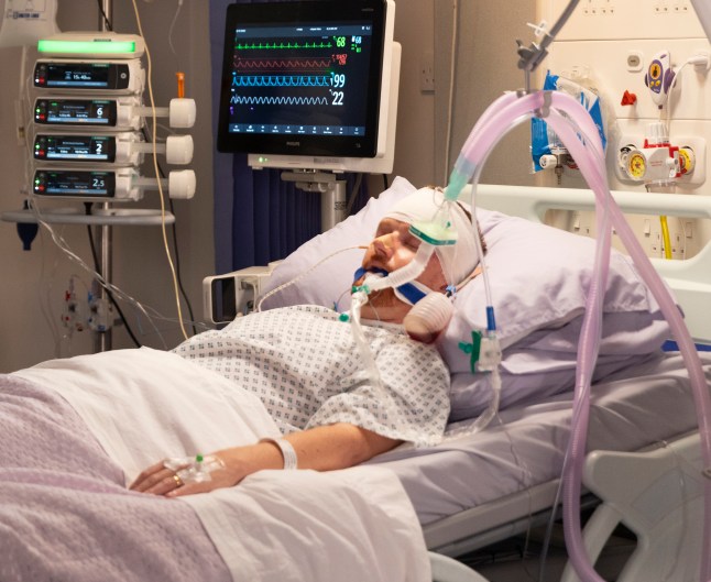 Gary hooked up to machines in hospital in Coronation Street