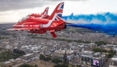 Red Arrows thrill crowds at Blackpool and Edinburgh Royal Military Tattoo