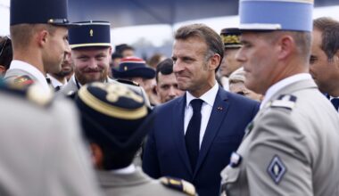 No, French President Emmanuel Macron's approval rating is not 7%