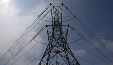UK energy bills set to rise by 2% in October, fuelling inflation fears