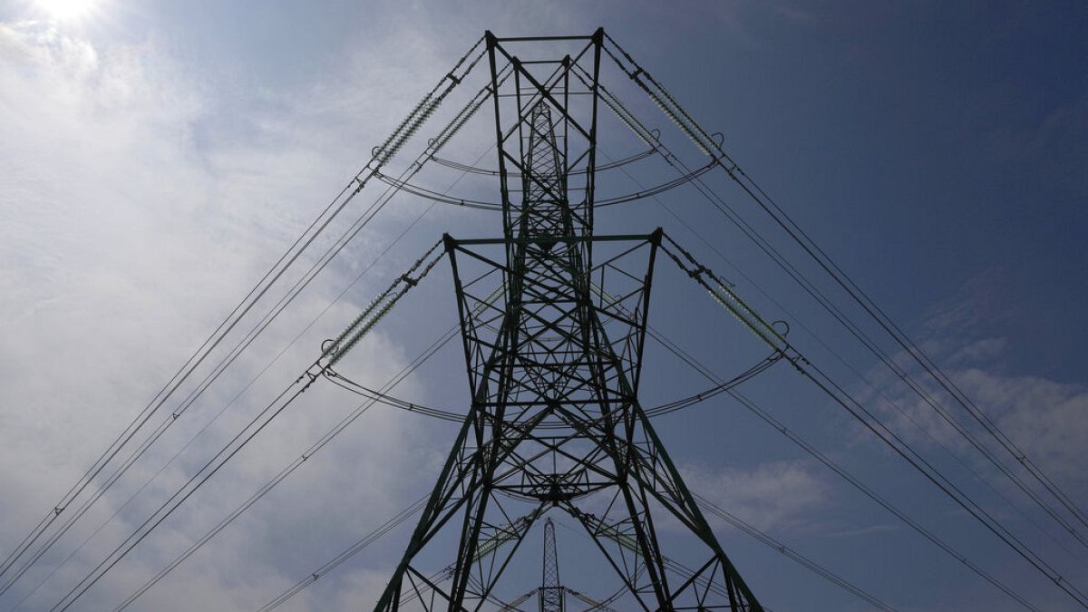 UK energy bills set to rise by 2% in October, fuelling inflation fears