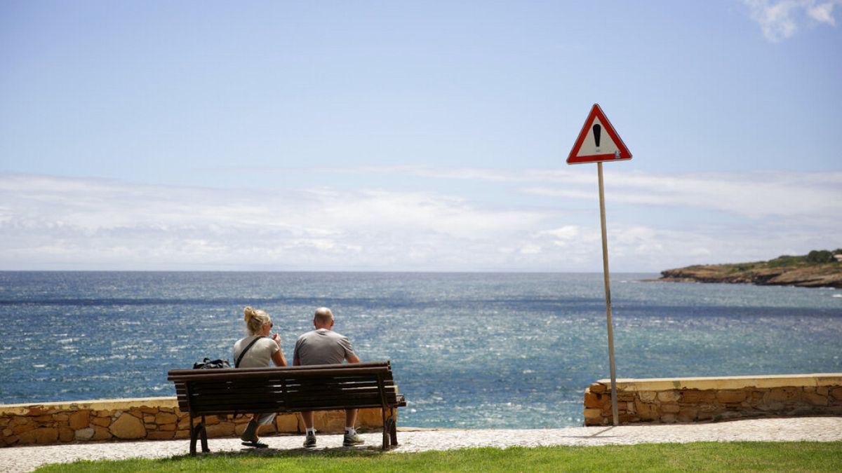 Portugal's heatwave extends to the ocean with unusually warm waters in Algarve