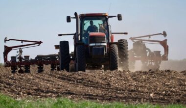 EU Commission to suspend retaliation against US tariffs by another six months
