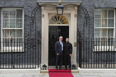 Ukraine-Russia conflict: Zelenskyy arrives in London, meets UK PM Starmer ahead of Trump-Putin's Alaska summit