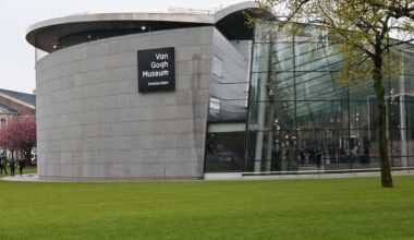 Van Gogh Museum issues closure warning amid government row