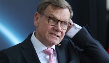 Germany likely too stretched to provide troops for Ukraine, foreign minister says – POLITICO