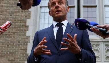 New PM? Elections? Resign? Macron has 3 choices if Bayrou’s government falls – POLITICO
