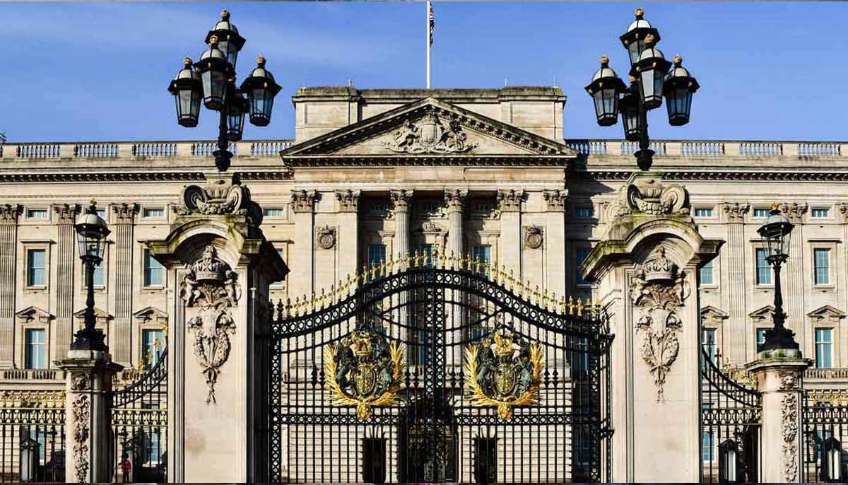 Buckingham Palace releases first statement after Prince Harrys announcement