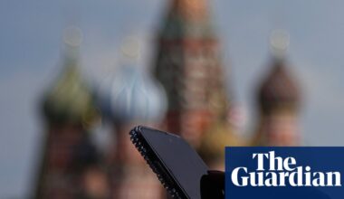 Russia clamps down on WhatsApp and Telegram over data sharing | Russia