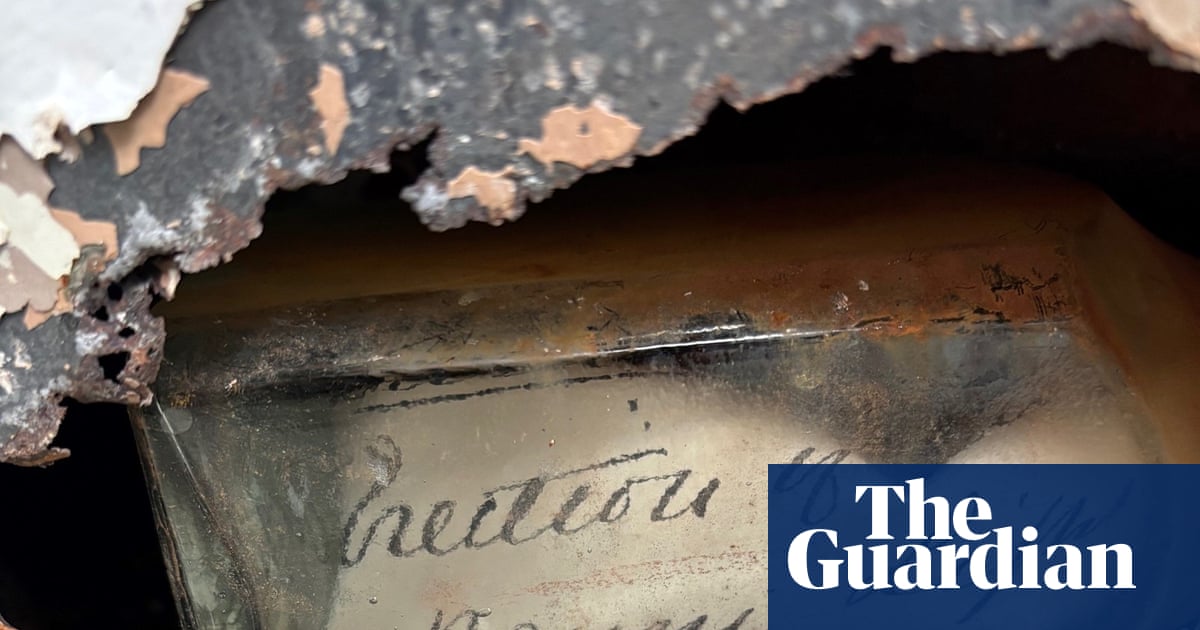 ‘He was so excited’: painter discovers 122-year-old message in a bottle inside Tasmanian lighthouse walls | Tasmania