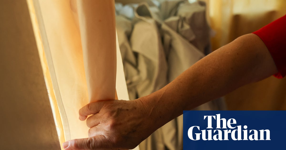 Judge rules against Trump and extends deportation protections for 60,000 immigrants | US immigration