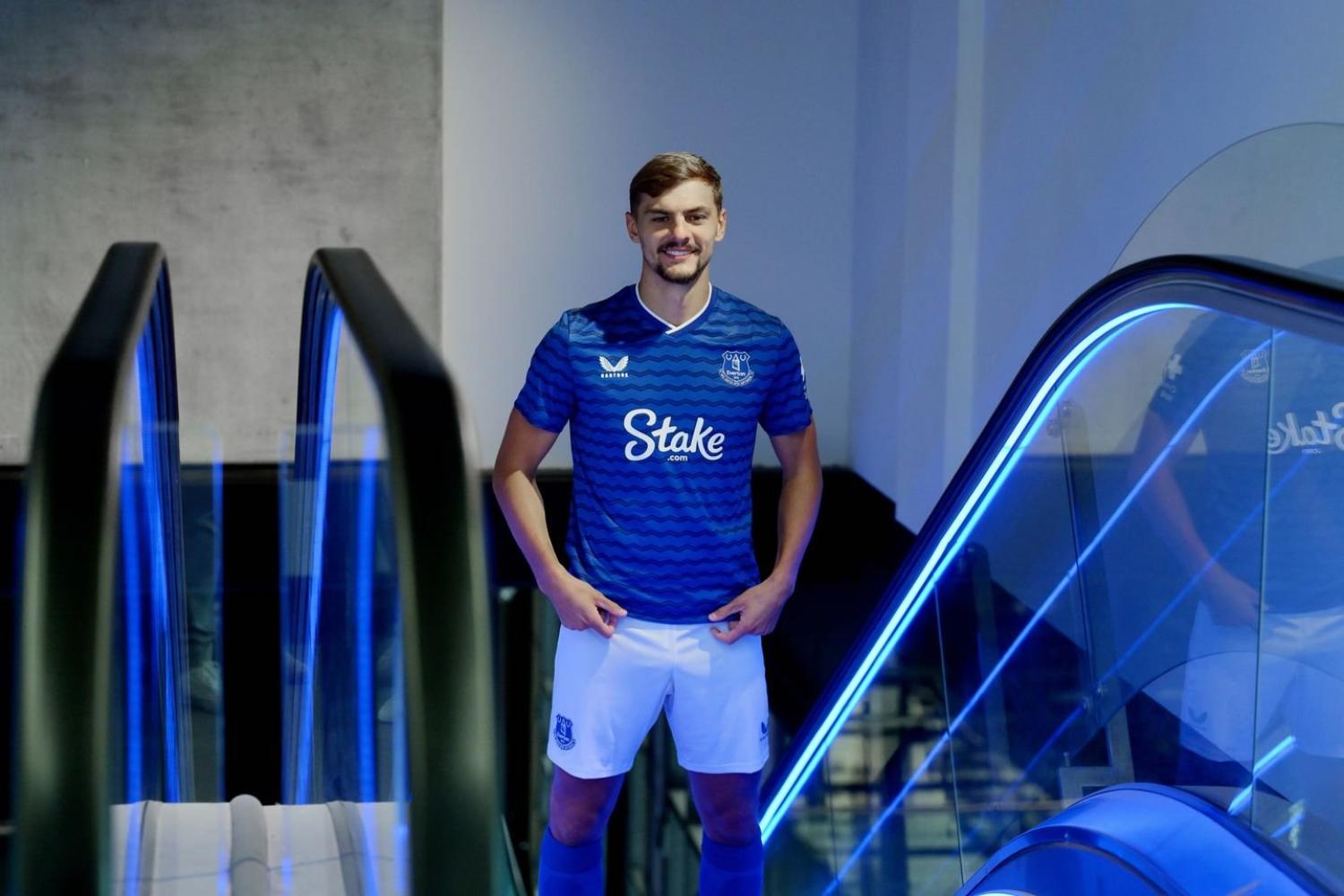 Kiernan Dewsbury-Hall says it was an ‘easy decision’ to join Everton after completing move from Chelsea
