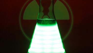 New model explains plutonium's peculiar behavior