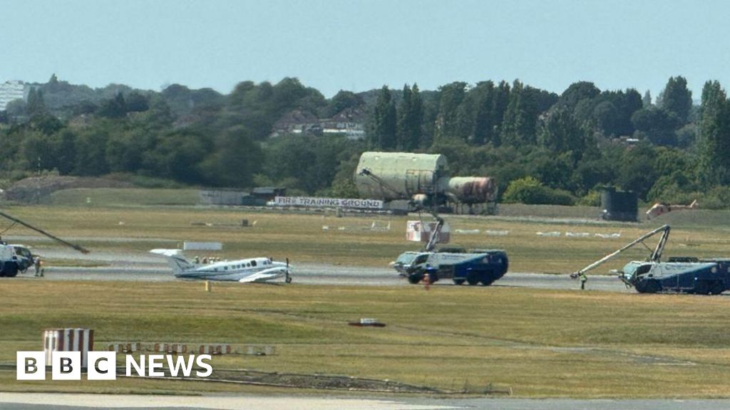 Delays continue after emergency landing closure