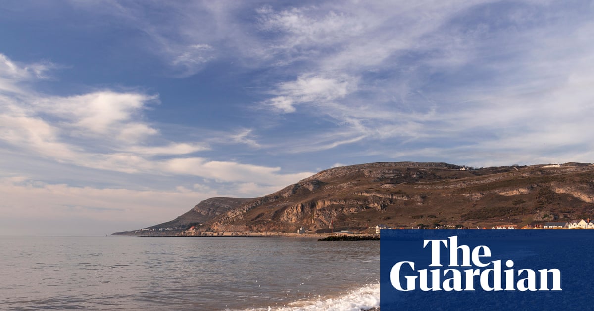 Raw sewage reported ‘seeping’ on to beach from Welsh Water pumping station | Wales