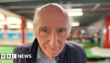 Cameron Balloons staff celebrate founder