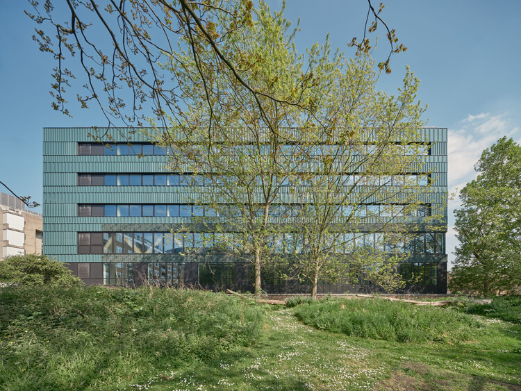 Paradise SE11 Mass Timber Office / Feilden Clegg Bradley Studios - Image 2 of 27