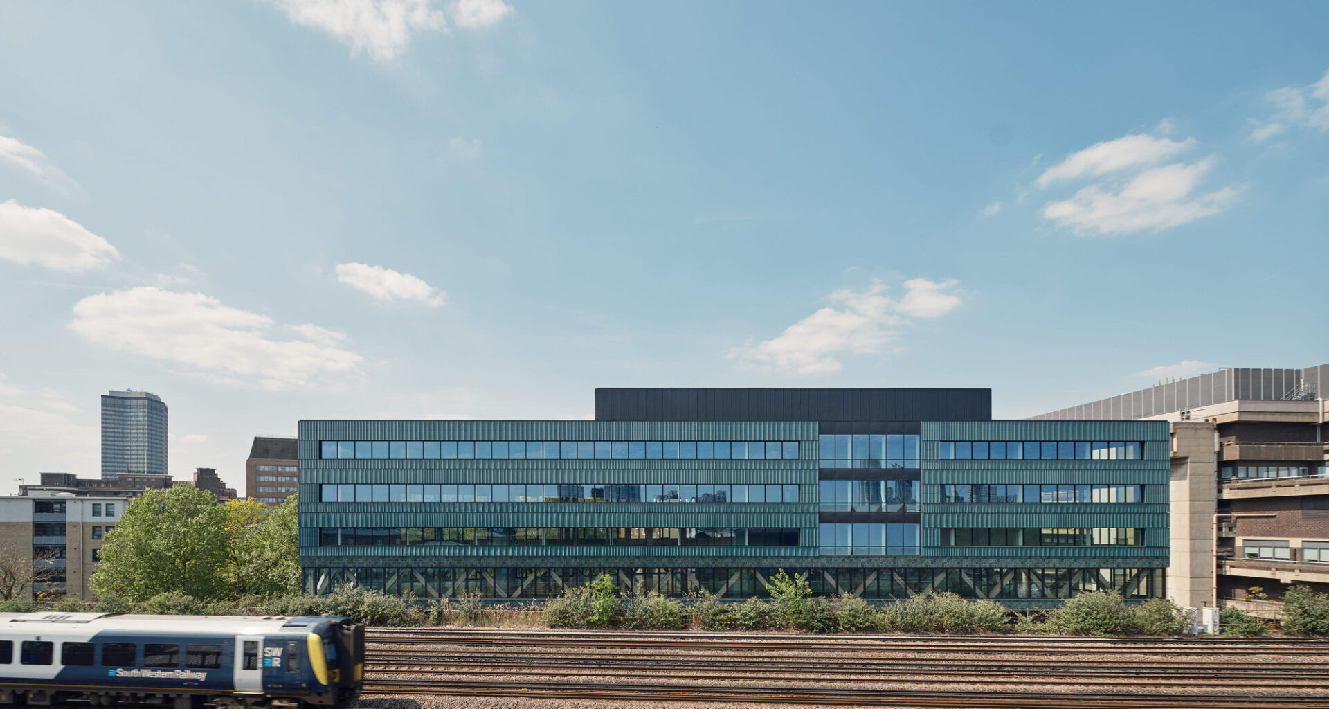 Paradise SE11 Mass Timber Office / Feilden Clegg Bradley Studios