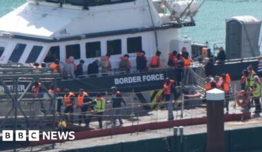 More than 400 migrants brought to shore at Dover