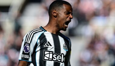 Alexander Isak slammed for 'holding club to ransom' by ex-Newcastle boss as warning given about Liverpool transfer