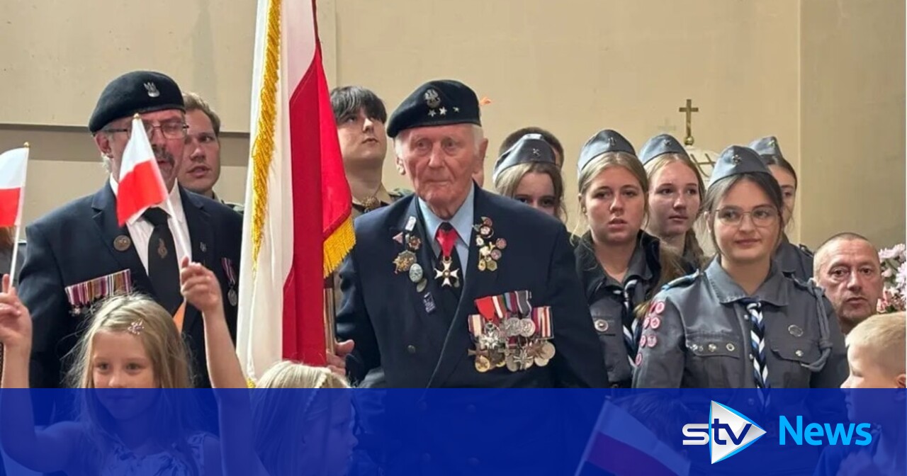 Polish army veteran, 102, attends mass during Edinburgh visit