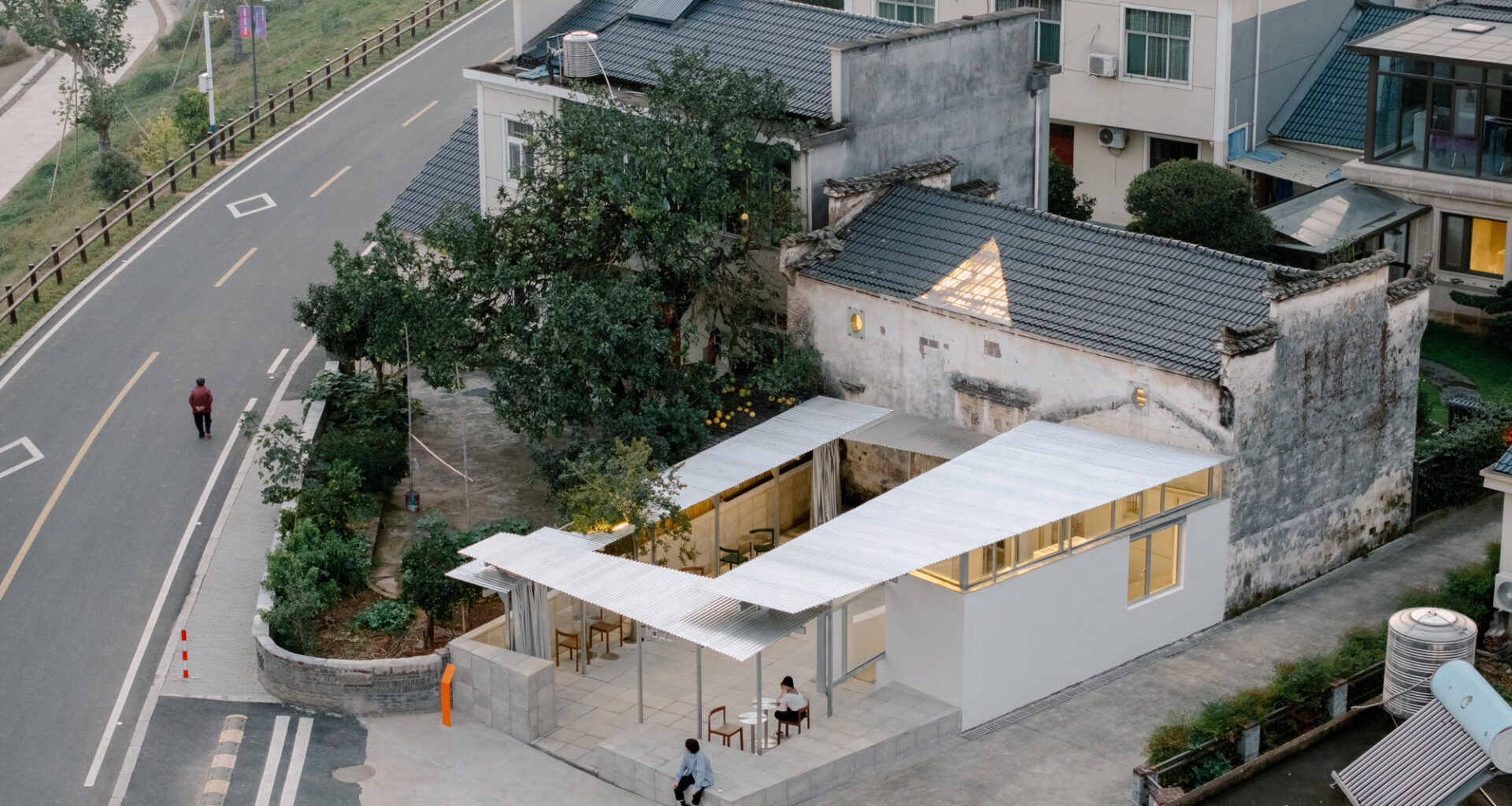 Longyou Tourist Center / atelier tao+c