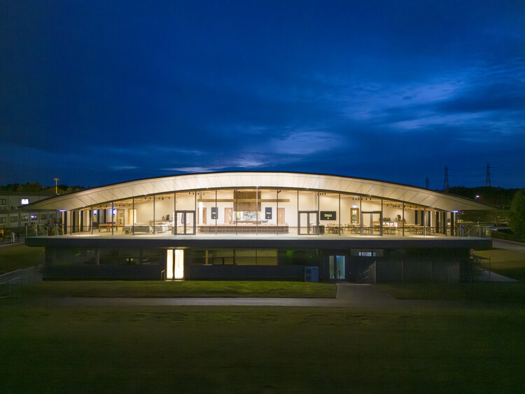 Foster + Partners Redesigns Manchester United’s Carrington Training Complex - Image 2 of 6