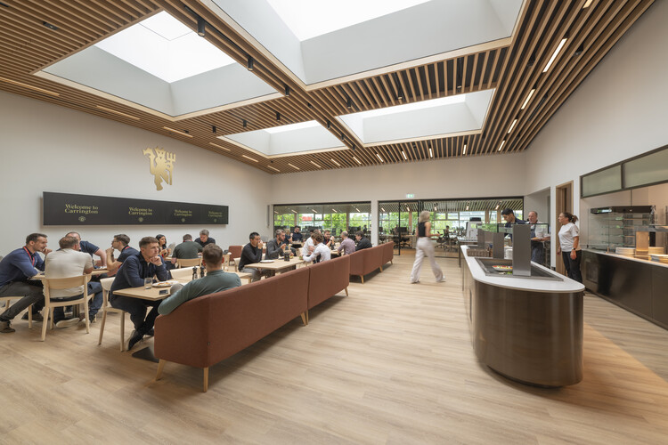 Foster + Partners Redesigns Manchester United’s Carrington Training Complex - Image 5 of 6