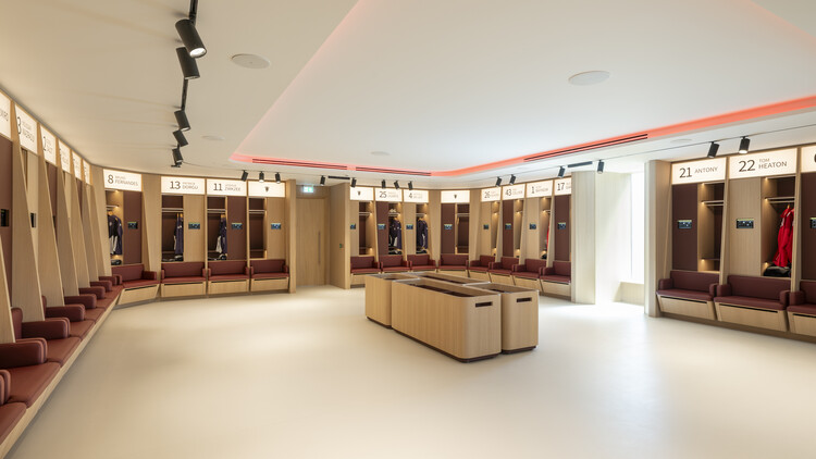 Foster + Partners Redesigns Manchester United’s Carrington Training Complex - Image 4 of 6