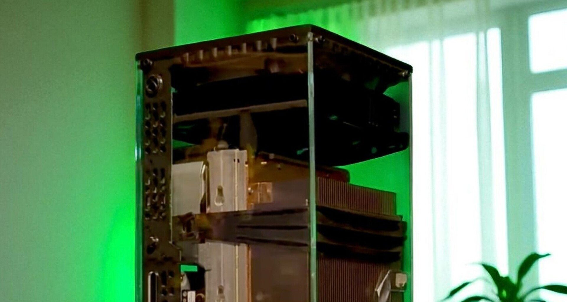 This 'Clear Edition' Xbox Series X Is Going Viral Right Now