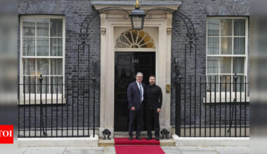 Ukraine-Russia conflict: Zelenskyy arrives in London, meets UK PM Starmer ahead of Trump-Putin's Alaska summit