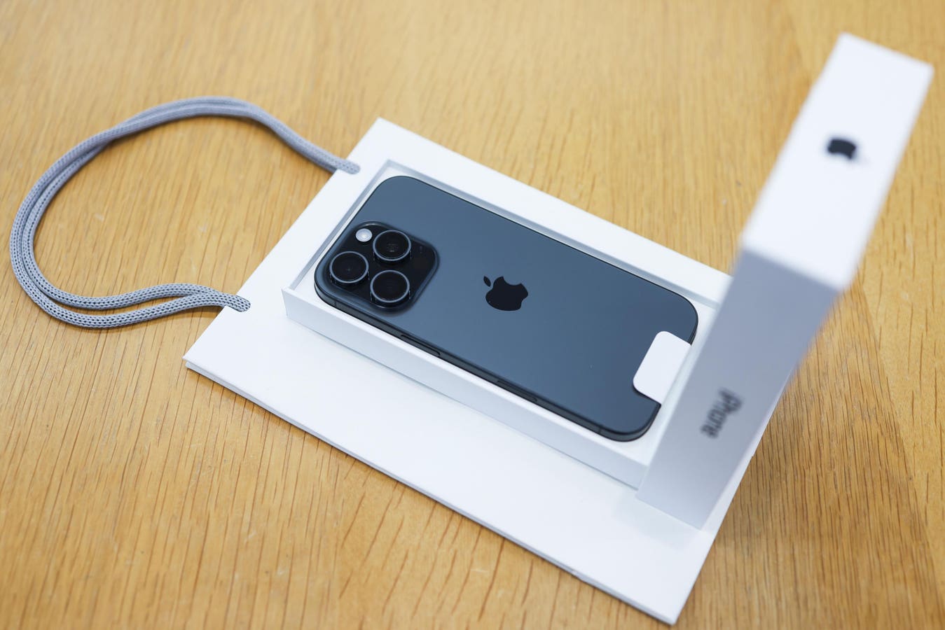 Apple iPhone 16, iPhone 16 Pro Prices Cut In New Offers Before iPhone 17 Release