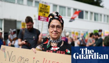 Anti-racism and anti-immigration protesters in Falkirk face off outside asylum hotel | Immigration and asylum