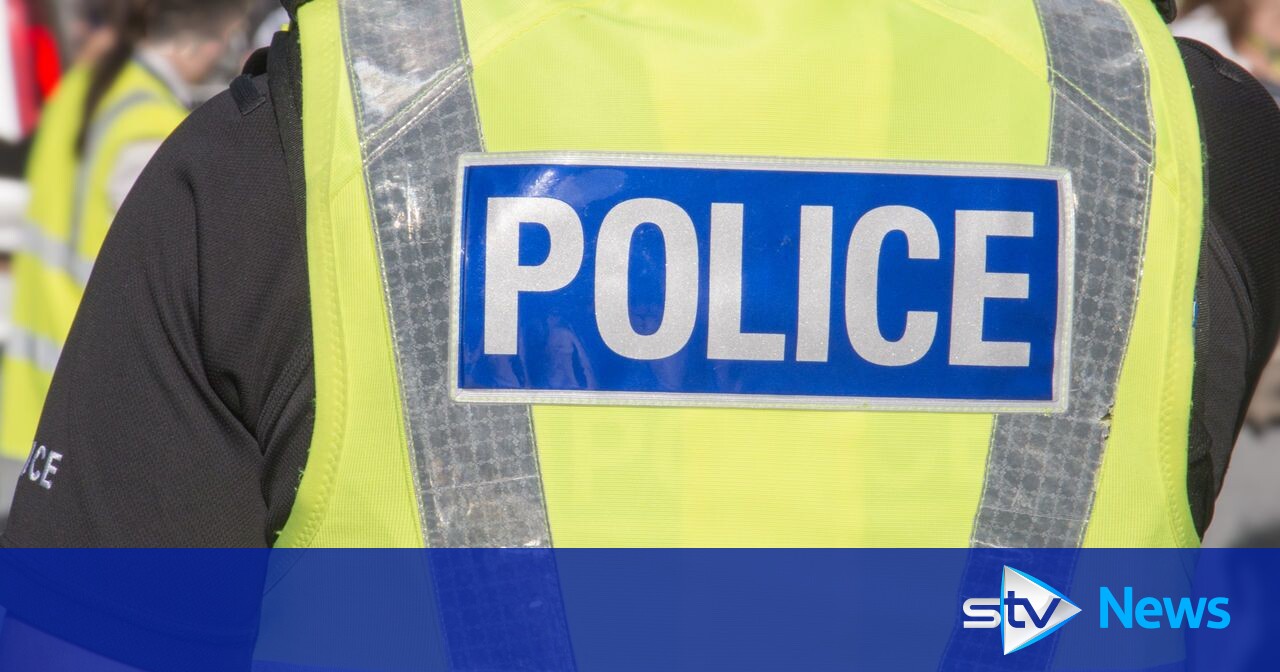 Road users face delays of more than an hour after crash on M80