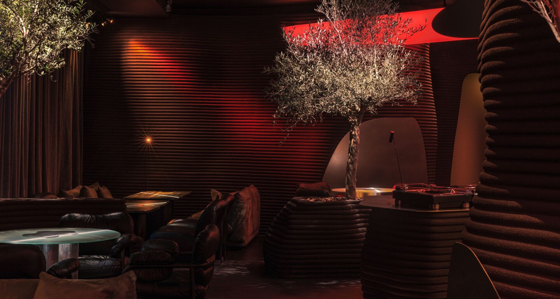 MYATA Platinum Lounge and Restaurant / DA bureau