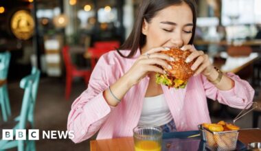 People buying less fast food as grocery prices remain high