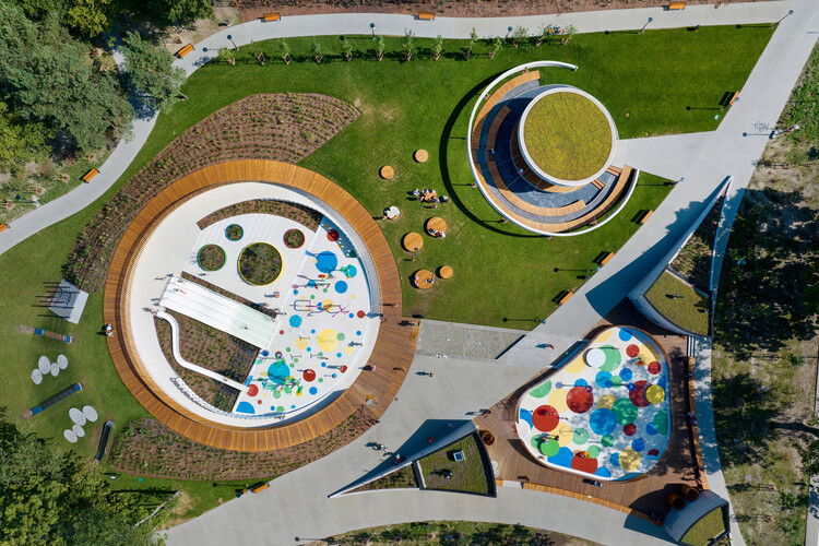 Inclusive Playgrounds: Every Body Can Play Through Architecture - Image 14 of 17