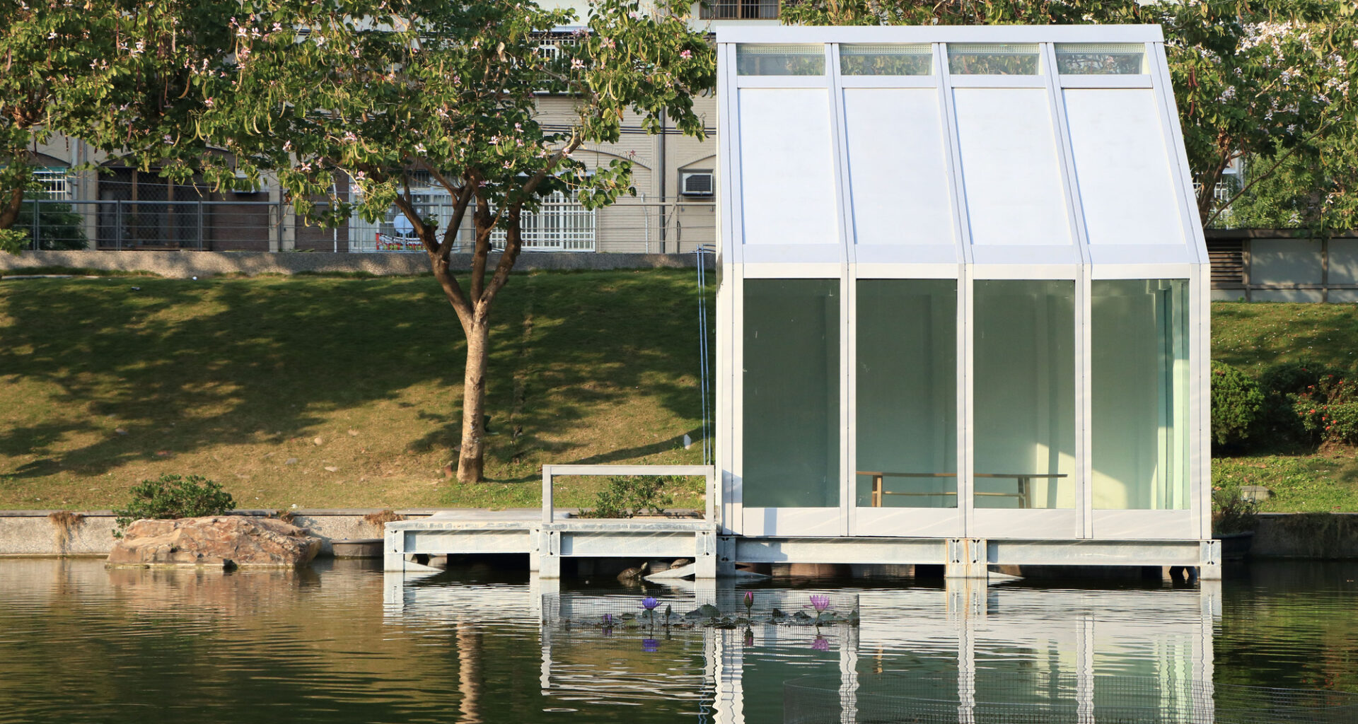 Pylon of Permanence Showcases Water-Filled Glass at the Venice Architecture Biennale 2025