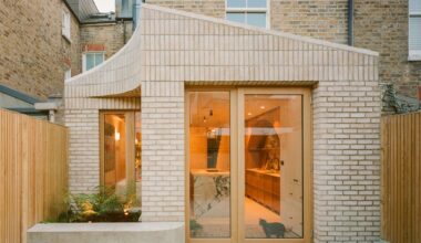 Sobremesa House / Studio McW