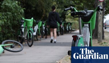 ‘A nuisance and an eyesore’: hire ebikes accumulate at London border between rival firms | Cycle hire schemes