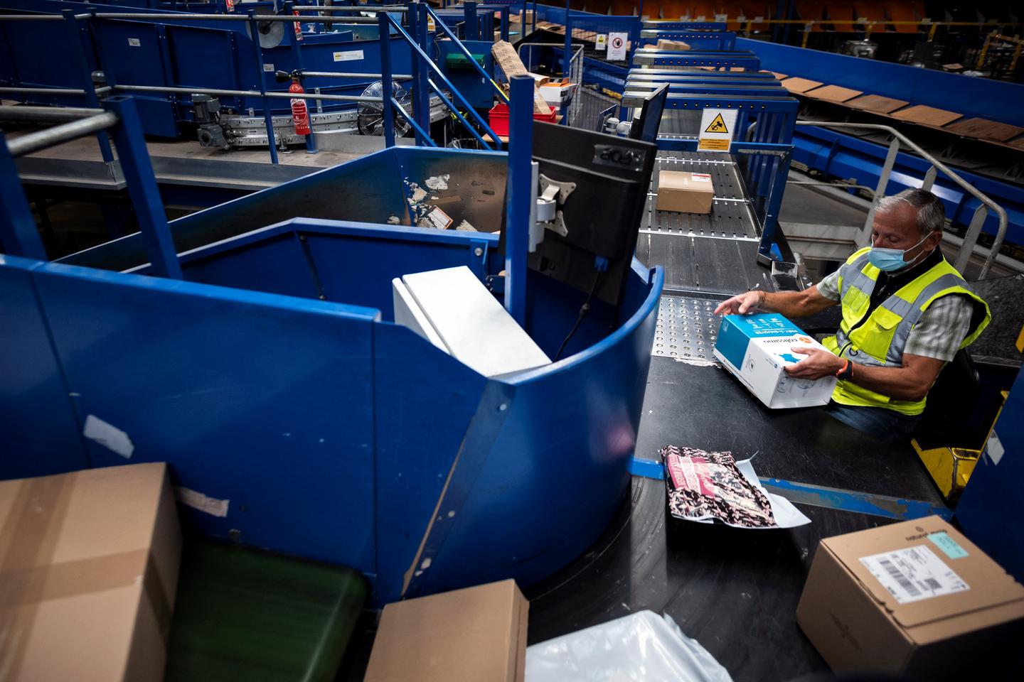 French, German postal services suspend deliveries to US over tariffs